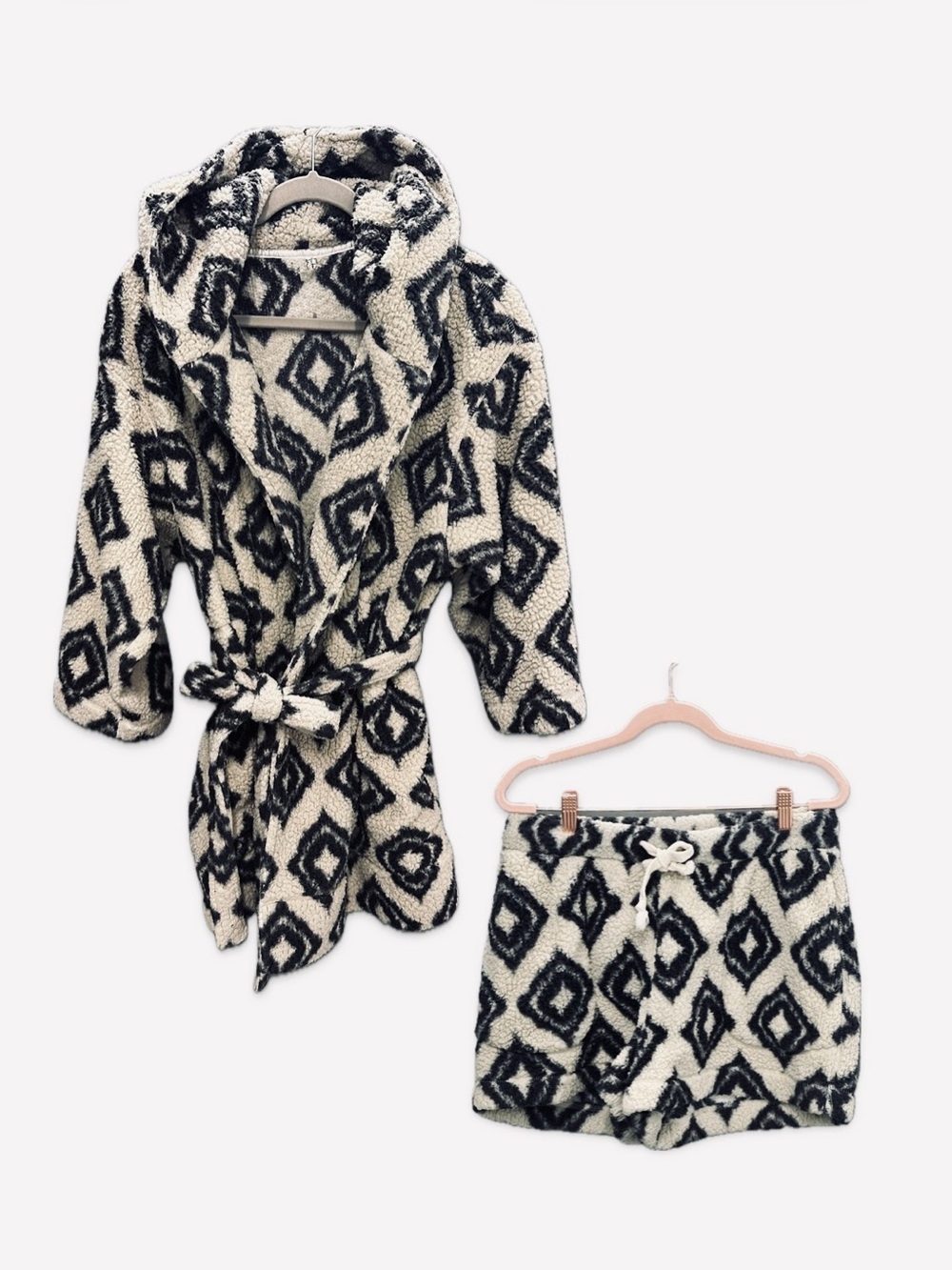 RARE‼️ Free People ‘Dorm Perfect’ Faux Sherpa Hooded Mini Robe and Shorts Set